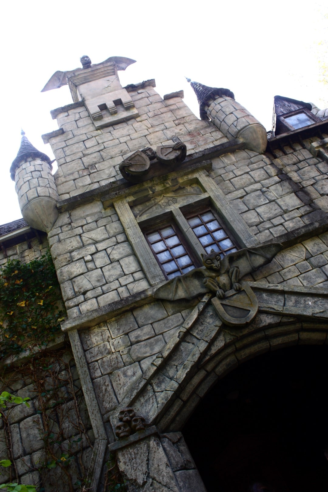 Manoir Hanté Nigloland (2) Guide du Parent Galactique Manoir Hanté Nigloland (2) Guide du Parent Galactique